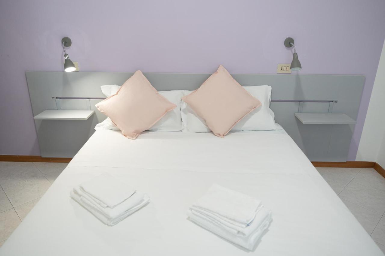 Hotel The Sea Римини Экстерьер фото
